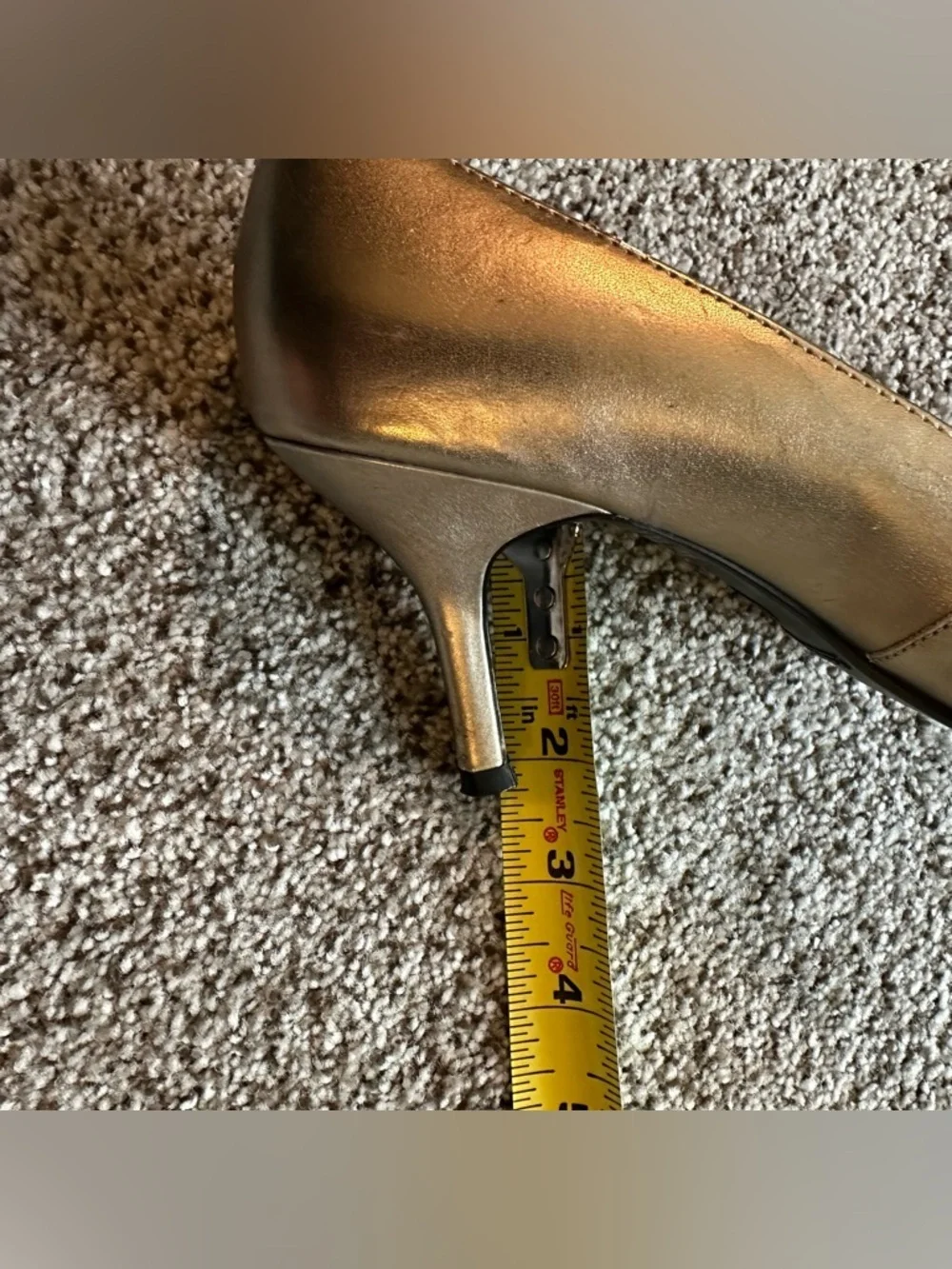 PREDICTIONS 8 Vintage Pewter Light Golf Metallic V Vamp Pumps Kitten